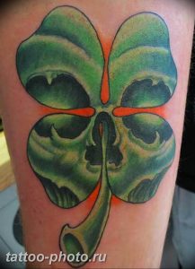 фото тату клевер четырехлистный 24.12.2018 №273 - four leaf clover tattoo - tattoo-photo.ru