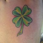 фото тату клевер четырехлистный 24.12.2018 №336 - four leaf clover tattoo - tattoo-photo.ru