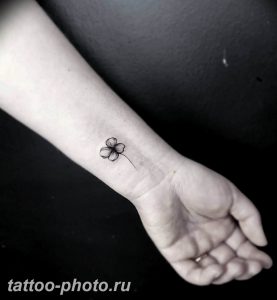 фото тату клевер четырехлистный 24.12.2018 №351 - four leaf clover tattoo - tattoo-photo.ru