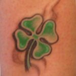 фото тату клевер четырехлистный 24.12.2018 №353 - four leaf clover tattoo - tattoo-photo.ru