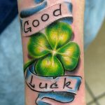 фото тату клевер четырехлистный 24.12.2018 №384 - four leaf clover tattoo - tattoo-photo.ru