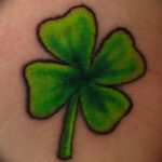 фото тату клевер четырехлистный 24.12.2018 №391 - four leaf clover tattoo - tattoo-photo.ru