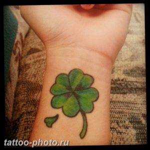 фото тату клевер четырехлистный 24.12.2018 №394 - four leaf clover tattoo - tattoo-photo.ru
