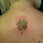 фото тату клевер четырехлистный 24.12.2018 №409 - four leaf clover tattoo - tattoo-photo.ru