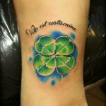 фото тату клевер четырехлистный 24.12.2018 №433 - four leaf clover tattoo - tattoo-photo.ru