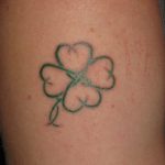 фото тату клевер четырехлистный 24.12.2018 №445 - four leaf clover tattoo - tattoo-photo.ru