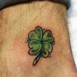 фото тату клевер четырехлистный 24.12.2018 №446 - four leaf clover tattoo - tattoo-photo.ru