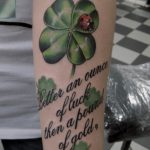 фото тату клевер четырехлистный 24.12.2018 №447 - four leaf clover tattoo - tattoo-photo.ru