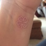 фото тату клевер четырехлистный 24.12.2018 №462 - four leaf clover tattoo - tattoo-photo.ru