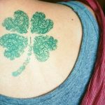 фото тату клевер четырехлистный 24.12.2018 №464 - four leaf clover tattoo - tattoo-photo.ru