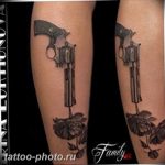 фото тату револьвер 24.12.2018 №014 - photo tattoo revolver - tattoo-photo.ru