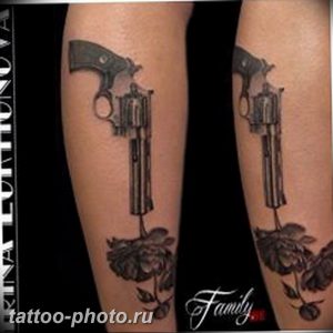 фото тату револьвер 24.12.2018 №014 - photo tattoo revolver - tattoo-photo.ru