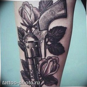 фото тату револьвер 24.12.2018 №044 - photo tattoo revolver - tattoo-photo.ru