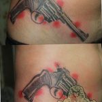 фото тату револьвер 24.12.2018 №047 - photo tattoo revolver - tattoo-photo.ru