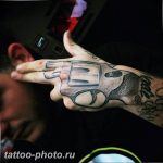 фото тату револьвер 24.12.2018 №079 - photo tattoo revolver - tattoo-photo.ru