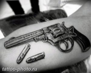 фото тату револьвер 24.12.2018 №095 - photo tattoo revolver - tattoo-photo.ru