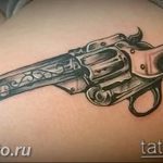 фото тату револьвер 24.12.2018 №113 - photo tattoo revolver - tattoo-photo.ru