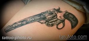фото тату револьвер 24.12.2018 №113 - photo tattoo revolver - tattoo-photo.ru