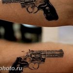 фото тату револьвер 24.12.2018 №114 - photo tattoo revolver - tattoo-photo.ru