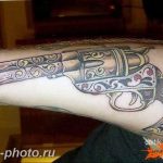 фото тату револьвер 24.12.2018 №118 - photo tattoo revolver - tattoo-photo.ru