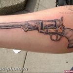 фото тату револьвер 24.12.2018 №139 - photo tattoo revolver - tattoo-photo.ru