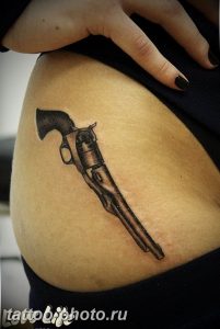 фото тату револьвер 24.12.2018 №141 - photo tattoo revolver - tattoo-photo.ru