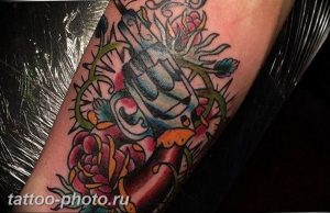 фото тату револьвер 24.12.2018 №159 - photo tattoo revolver - tattoo-photo.ru