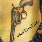 фото тату револьвер 24.12.2018 №179 - photo tattoo revolver - tattoo-photo.ru