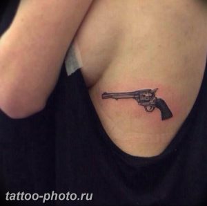 фото тату револьвер 24.12.2018 №187 - photo tattoo revolver - tattoo-photo.ru