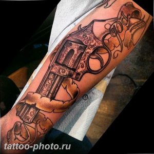 фото тату револьвер 24.12.2018 №194 - photo tattoo revolver - tattoo-photo.ru