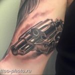 фото тату револьвер 24.12.2018 №195 - photo tattoo revolver - tattoo-photo.ru