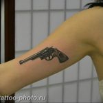 фото тату револьвер 24.12.2018 №220 - photo tattoo revolver - tattoo-photo.ru