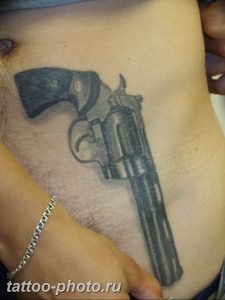 фото тату револьвер 24.12.2018 №223 - photo tattoo revolver - tattoo-photo.ru