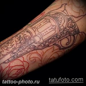 фото тату револьвер 24.12.2018 №234 - photo tattoo revolver - tattoo-photo.ru