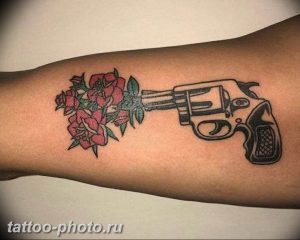 фото тату револьвер 24.12.2018 №251 - photo tattoo revolver - tattoo-photo.ru