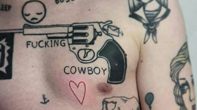 фото тату револьвер 24.12.2018 №267 - photo tattoo revolver - tattoo-photo.ru