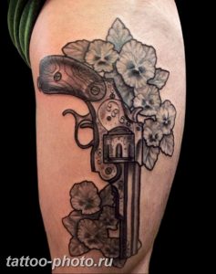 фото тату револьвер 24.12.2018 №320 - photo tattoo revolver - tattoo-photo.ru