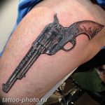 фото тату револьвер 24.12.2018 №349 - photo tattoo revolver - tattoo-photo.ru
