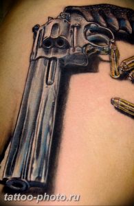 фото тату револьвер 24.12.2018 №353 - photo tattoo revolver - tattoo-photo.ru