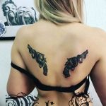 фото тату револьвер 24.12.2018 №354 - photo tattoo revolver - tattoo-photo.ru