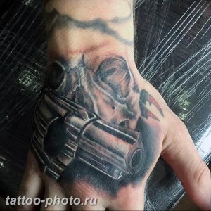 фото тату револьвер 24.12.2018 №364 - photo tattoo revolver - tattoo-photo.ru