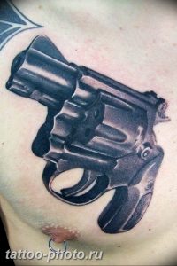 фото тату револьвер 24.12.2018 №371 - photo tattoo revolver - tattoo-photo.ru