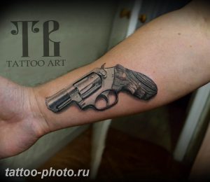 фото тату револьвер 24.12.2018 №386 - photo tattoo revolver - tattoo-photo.ru
