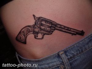 фото тату револьвер 24.12.2018 №404 - photo tattoo revolver - tattoo-photo.ru
