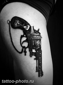 фото тату револьвер 24.12.2018 №407 - photo tattoo revolver - tattoo-photo.ru