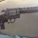 фото тату револьвер 24.12.2018 №416 - photo tattoo revolver - tattoo-photo.ru