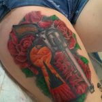 фото тату револьвер 24.12.2018 №420 - photo tattoo revolver - tattoo-photo.ru