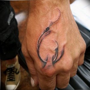 фото тату рыбацкий крючек 08.02.2019 №019 - photo tattoo fishing hook - tattoo-photo.ru