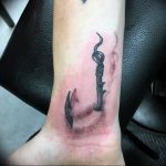 фото тату рыбацкий крючек 08.02.2019 №037 - photo tattoo fishing hook - tattoo-photo.ru