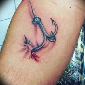 фото тату рыбацкий крючек 08.02.2019 №099 - photo tattoo fishing hook - tattoo-photo.ru